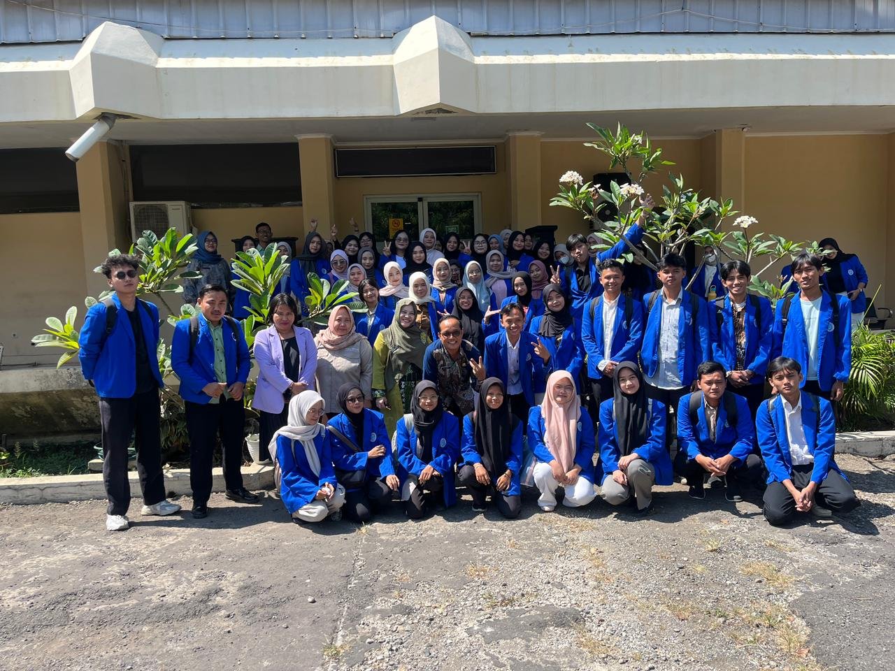 Akademik Mahasiswa Institut Prima Bangsa (IPB) Cirebon Belajar Langsung Tentang Legalitas Usaha di DPMPTSP Kota Cirebon