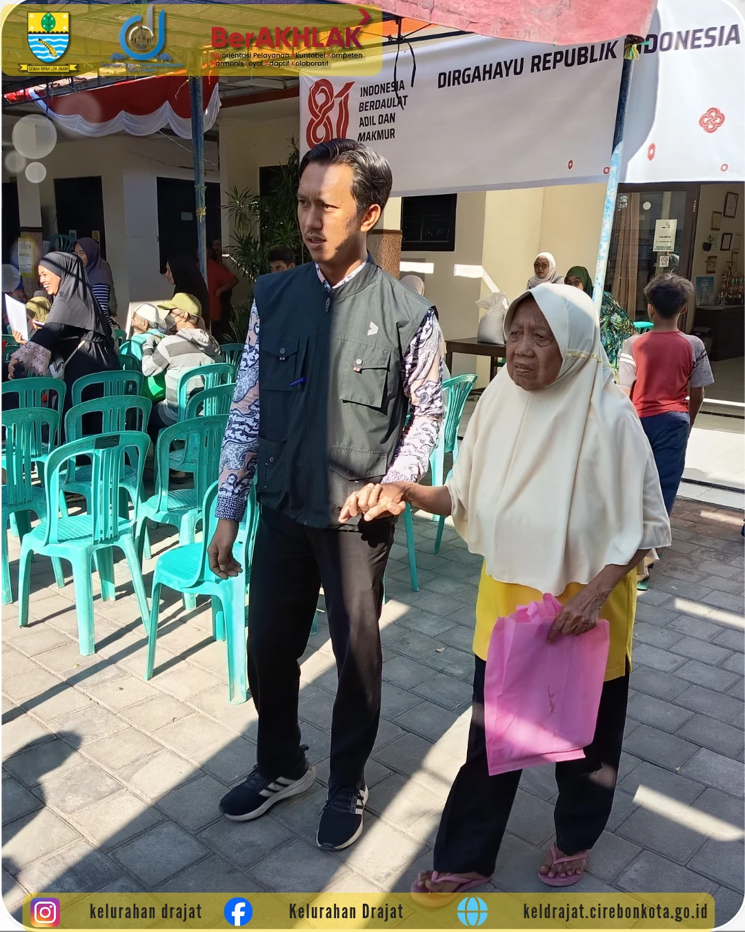 Lurah Drajat Turun Langsung: Pastikan Penyaluran 30 Kg Beras Tepat Sasaran dan Bantu Lansia